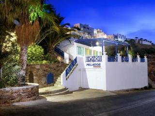 Pelagos Hotel - Apartments Хора Екстер'єр фото
