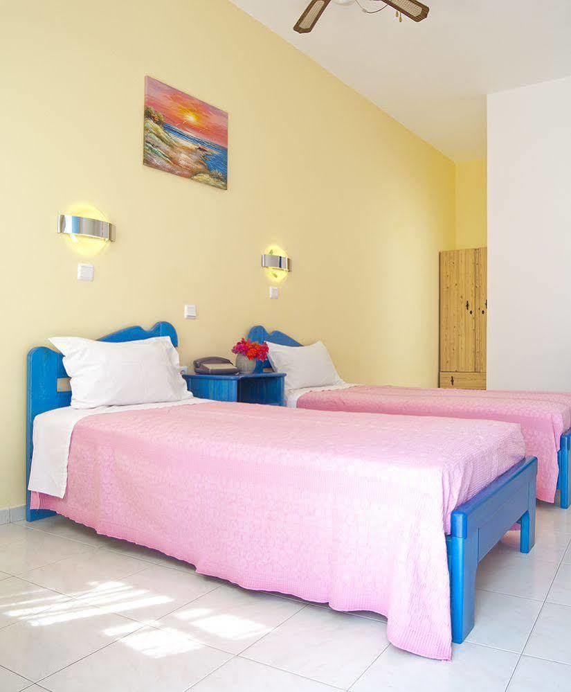 Pelagos Hotel - Apartments Хора Екстер'єр фото